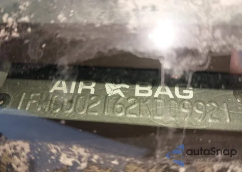 2002 Ford Escape Xls z USA, uszkodzony, nr VIN 1FMCU02162KD09921